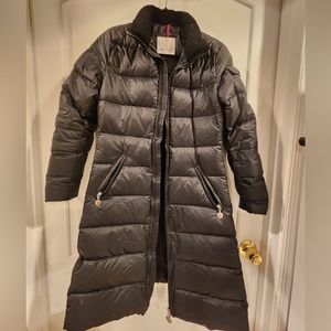 MONCLER Authentic Rare MOKA MOCHA Women's Deep Blue Long Down Puffer Jacket.